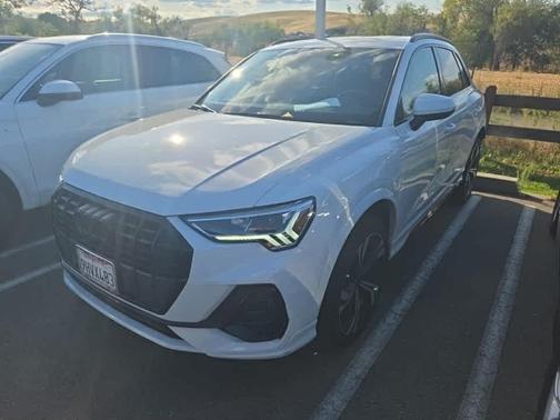 Glacier White Metallic 2023 Audi Q3 45 S line Premium Plus