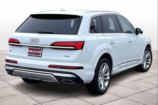 2026 Audi Q7 45 Premium Plus