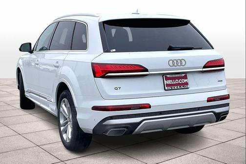 2026 Audi Q7 45 Premium Plus