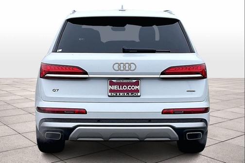 2026 Audi Q7 45 Premium Plus