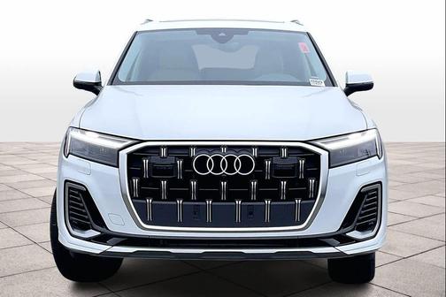 2026 Audi Q7 45 Premium Plus