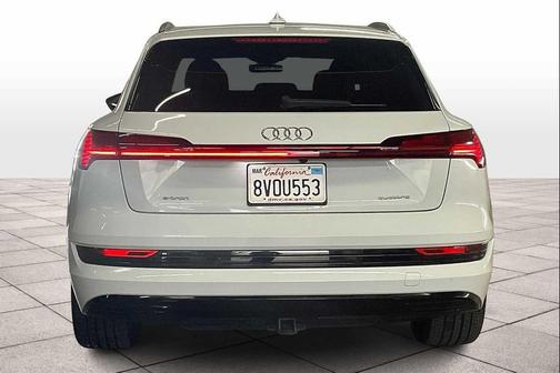 2021 Audi e-tron Premium Plus