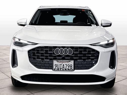 Arkona White 2025 Audi Q5 Premium TFSI quattro S tronic