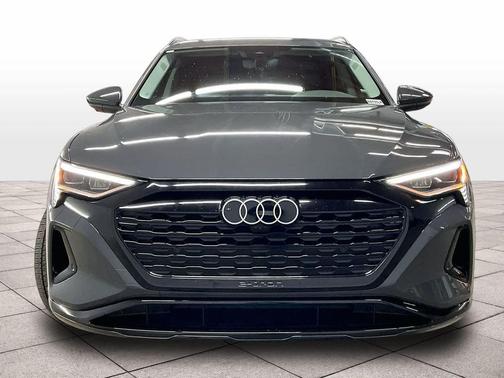2024 Audi Q8 e-tron Premium Plus