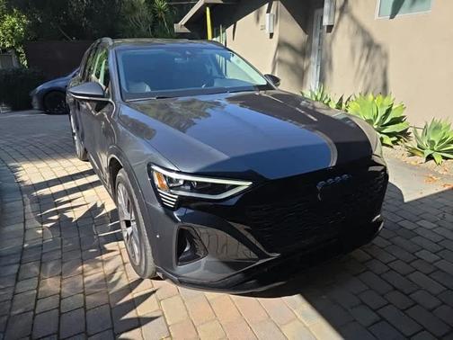 Manhattan Gray Metallic 2024 Audi Q8 e-tron Premium Plus