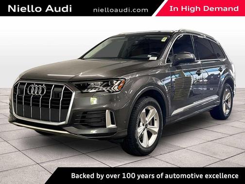 Samurai Gray Metallic 2024 Audi Q7 45 Premium Plus