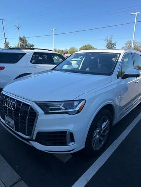 2023 Audi Q7 55 Premium Plus
