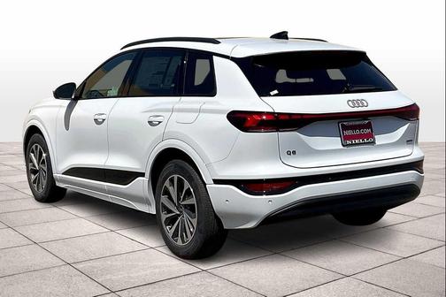 2025 Audi Q6 e-tron Prestige quattro