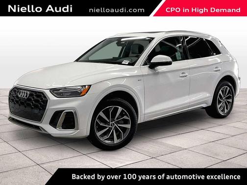 Glacier White Metallic 2023 Audi Q5 45 S line Premium Plus