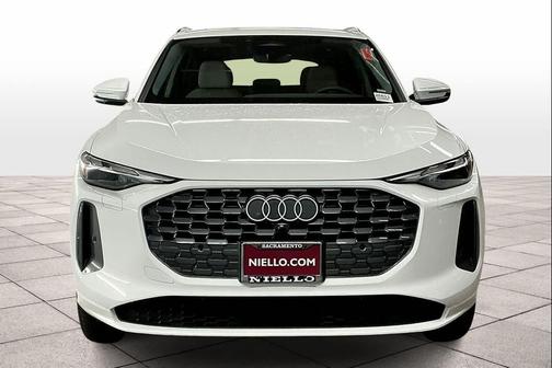 2025 Audi Q5 Premium TFSI quattro S tronic