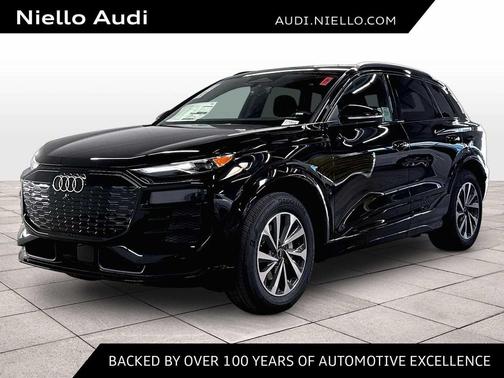 MYTHOS BLACK 2027 Audi Q6 e-tron Premium