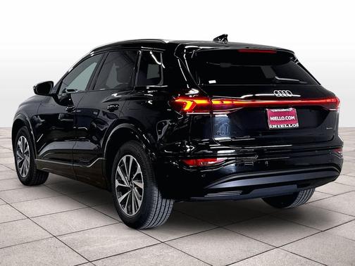 MYTHOS BLACK 2027 Audi Q6 e-tron Premium