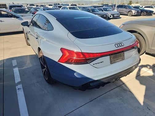 2022 Audi e-tron GT Prestige