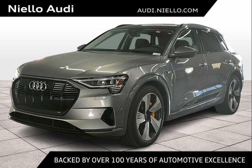 2022 Audi e-tron Premium Plus