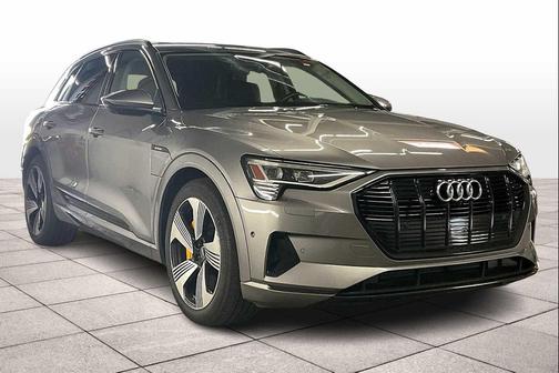 2022 Audi e-tron Premium Plus