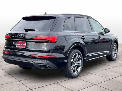 2026 Audi Q7 45 Premium