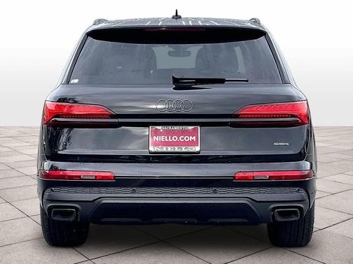 2026 Audi Q7 45 Premium