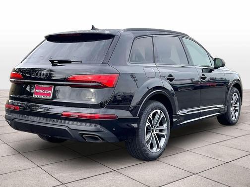 2026 Audi Q7 45 Premium