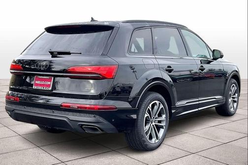 2026 Audi Q7 45 Premium