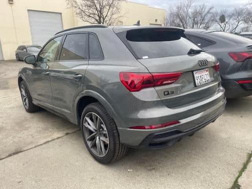 2025 Audi Q3 Premium 45 TFSI S line quattro Tiptronic