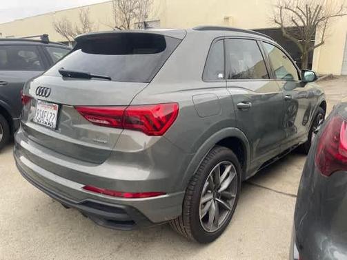 2025 Audi Q3 Premium 45 TFSI S line quattro Tiptronic