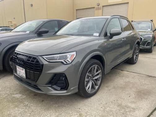 2025 Audi Q3 Premium 45 TFSI S line quattro Tiptronic