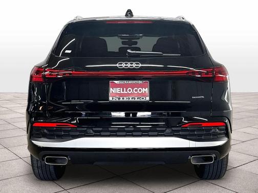 MYTHOS BLACK 2026 Audi Q5 Premium TFSI quattro S tronic