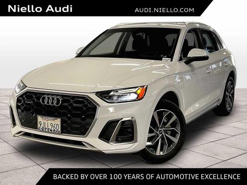Glacier White Metallic 2023 Audi Q5 45 S line Premium