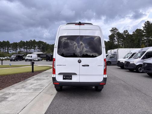 2024 Mercedes-Benz Sprinter 2500 Standard Roof