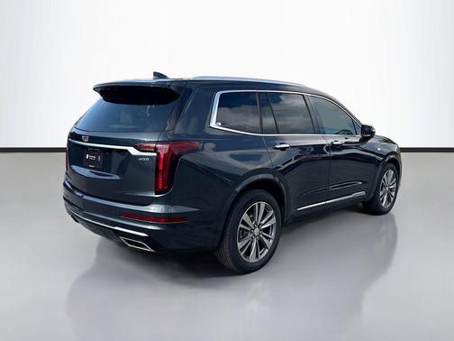 Wilder Metallic 2021 Cadillac XT6 Premium Luxury FWD