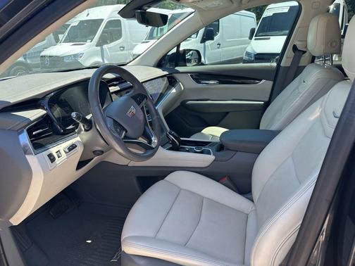 Wilder Metallic 2021 Cadillac XT6 Premium Luxury FWD