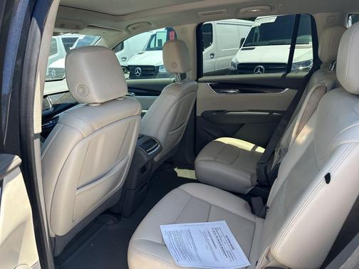 Wilder Metallic 2021 Cadillac XT6 Premium Luxury FWD