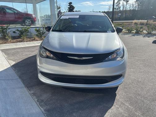 2024 Chrysler Voyager LX