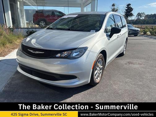 2024 Chrysler Voyager LX