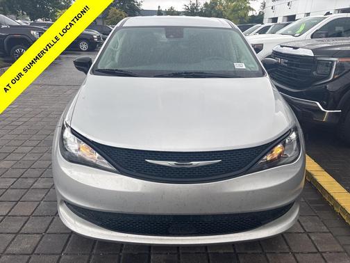 2024 Chrysler Voyager LX