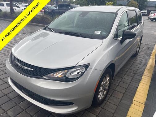 2024 Chrysler Voyager LX