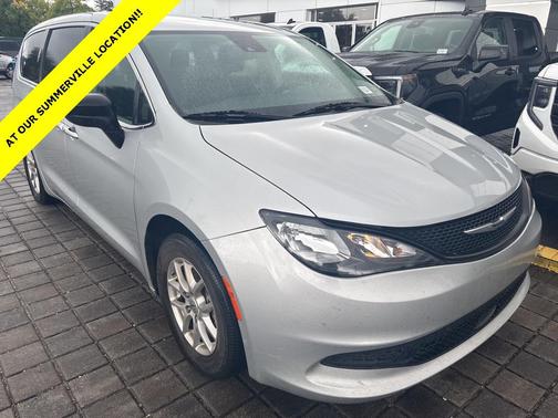 2024 Chrysler Voyager LX