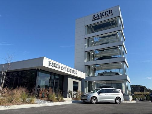 2024 Chrysler Voyager LX