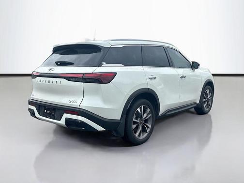 Majestic 2025 INFINITI QX60 Luxe