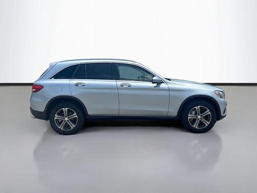 Diamond Silver Metallic 2017 Mercedes-Benz GLC 300 Base