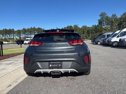 2020 Hyundai Veloster 2
