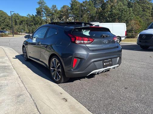 2020 Hyundai Veloster 2