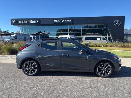 2020 Hyundai Veloster 2