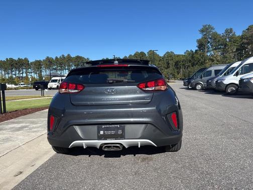 2020 Hyundai Veloster 2