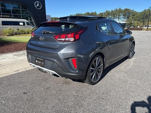 2020 Hyundai Veloster 2