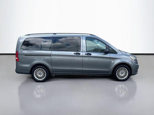 2023 Mercedes-Benz Metris Base