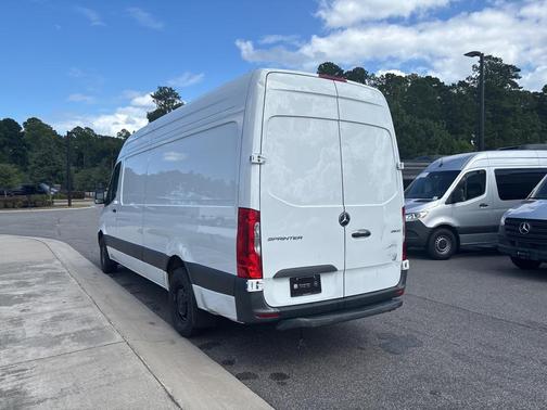 2024 Mercedes-Benz Sprinter 2500 Crew 170 WB