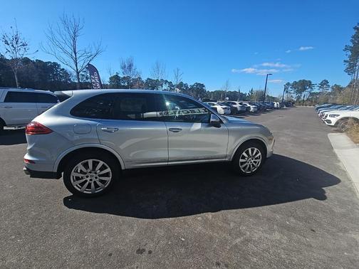 2017 Porsche Cayenne Platinum Edition