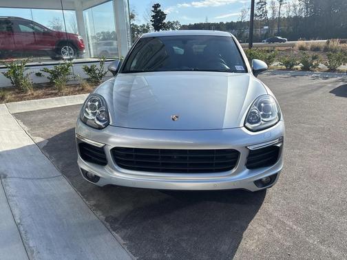 2017 Porsche Cayenne Platinum Edition