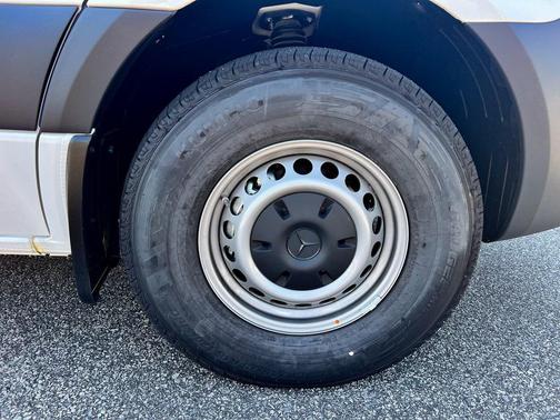 2025 Mercedes-Benz Sprinter 2500 Standard Roof